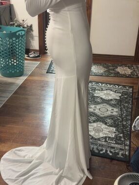 Elegant White Long Sleeve Mermaid Wedding Dress